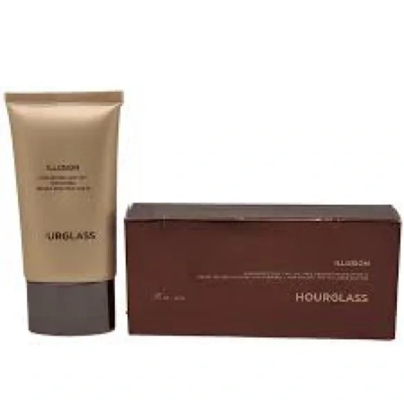 Hourglass Illusion Hyaluronic Skin Tint - Ivory - Picture 2 of 8
